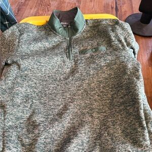 Gently used men’s green Eddie Bauer pullover